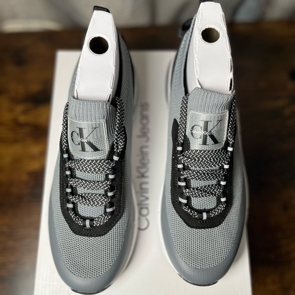 Calvin Klein Womens Sierra Knit Sneaker Shoes Gray Black Low Top Lace Up size 7 - Picture 10 of 10